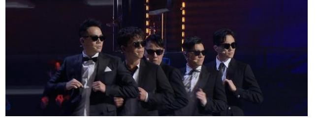 欧阳靖|《披荆斩棘的哥哥》第一场公演,节目赛制惹争议,对第一组不公平