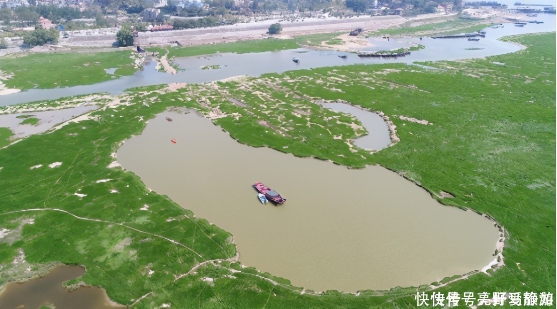 鄱阳湖一水下地宫，每年仅显现一次，水下浸泡千年依然屹立不倒