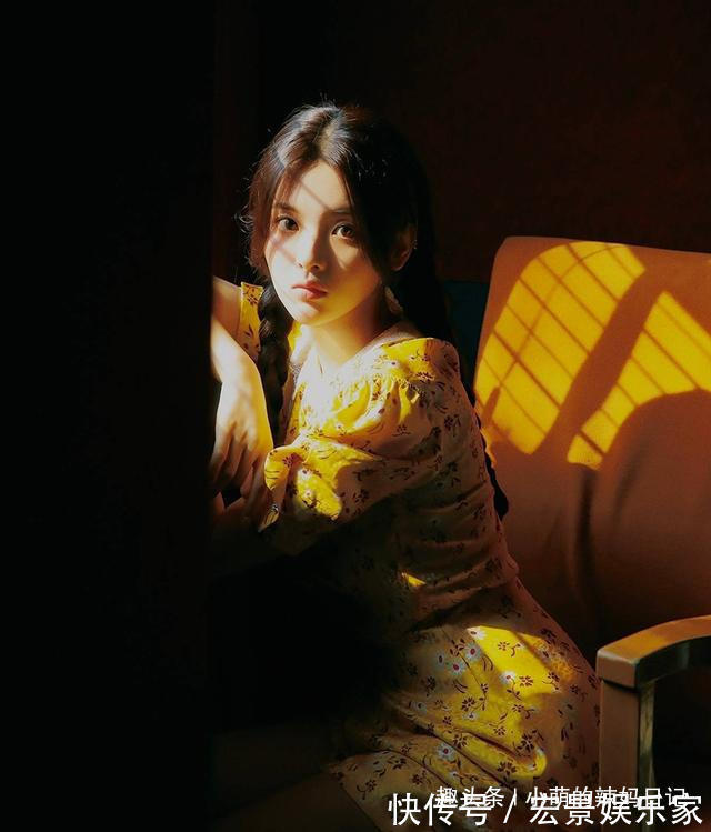 披头散发 女人别再披头散发了,很显老!今年流行这5种发型,减龄显脸小