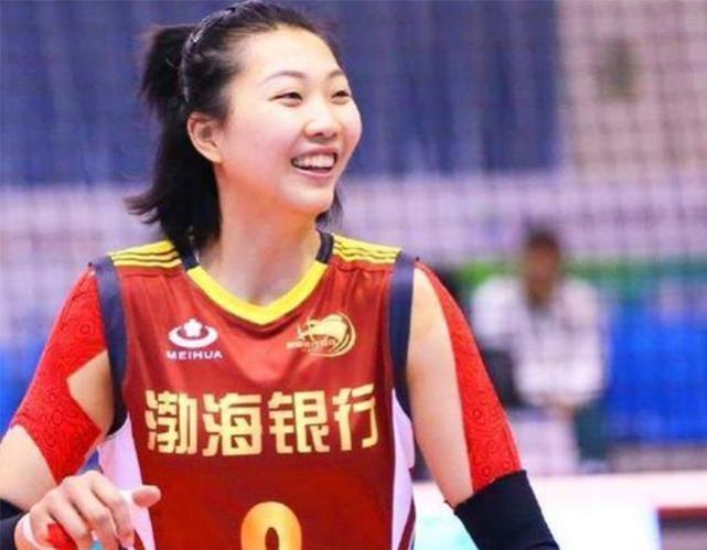 上海女排|女排新动态,2米高塔袁心玥,或将退出联赛比赛,专心读书学习?