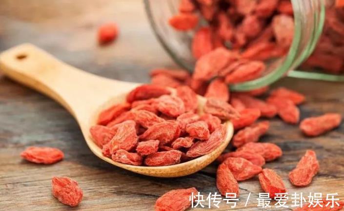 自由基过氧化损伤|晚上睡觉之前吃5粒枸杞,连吃5天,3个好处找上门,早吃早健康
