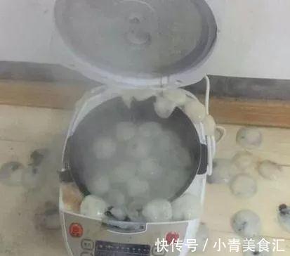 |幽默段子:我们大笑着放下饭碗,立即跑过去救人