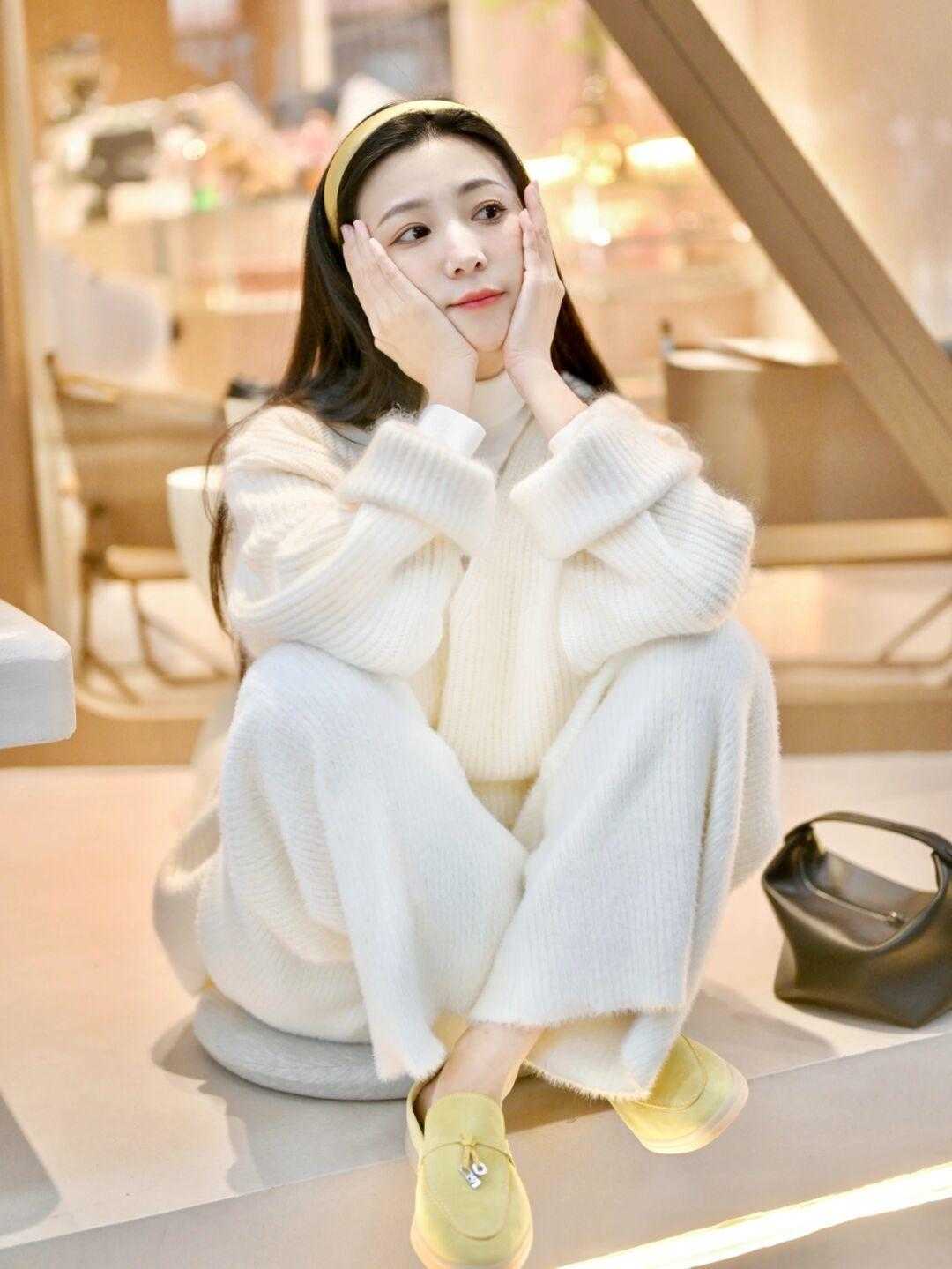 v领|像太阳般温暖的套头毛衣,最适合这个冬季了,温柔慵懒又显白