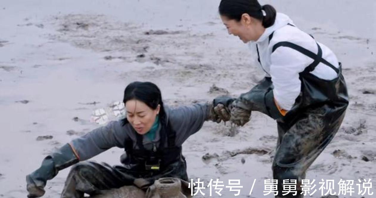 向往的生活5|《向往的生活5》何炅等人抓泥鰍，張藝興害怕，想出妙招應(yīng)對？