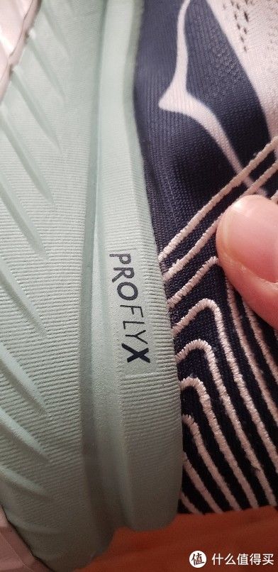 carbon|铁人三项 篇十九：HOKA carbon x，除了颜值还有什么？