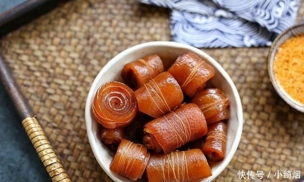 下酒|最美味的下酒菜,买肉时猪皮可别扔,卤一卤下饭又下酒