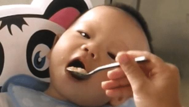 自动咀嚼机|“最懒宝宝”走红,内心OS:我是一个没得感情的“自动咀嚼机”