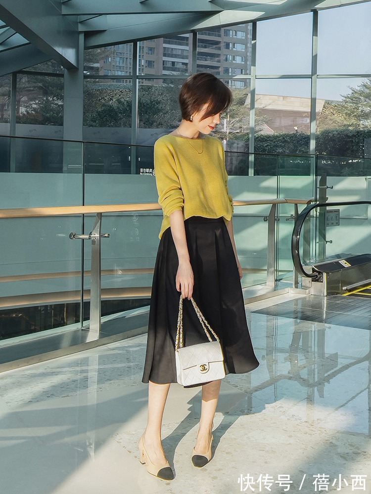 下半身 穿半身裙时别搭配小白鞋了,试试这些精致高跟鞋,高级优雅又百搭