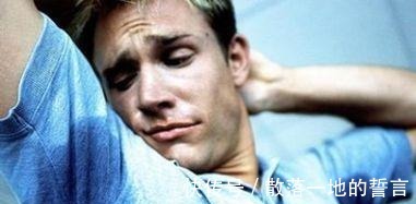 肝脏|肝不好，身体两处散发“臭味”，如果全没有，说明你的肝脏很健康