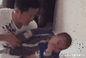 |搞笑GIF趣图: 喵星人是不是感觉哪里有问题啊