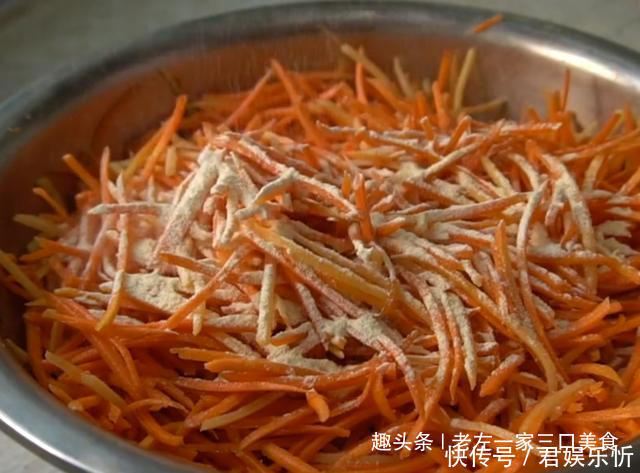 5根萝卜1个土豆,教你创意新吃法,不炒也不炖,既能当菜又当饭