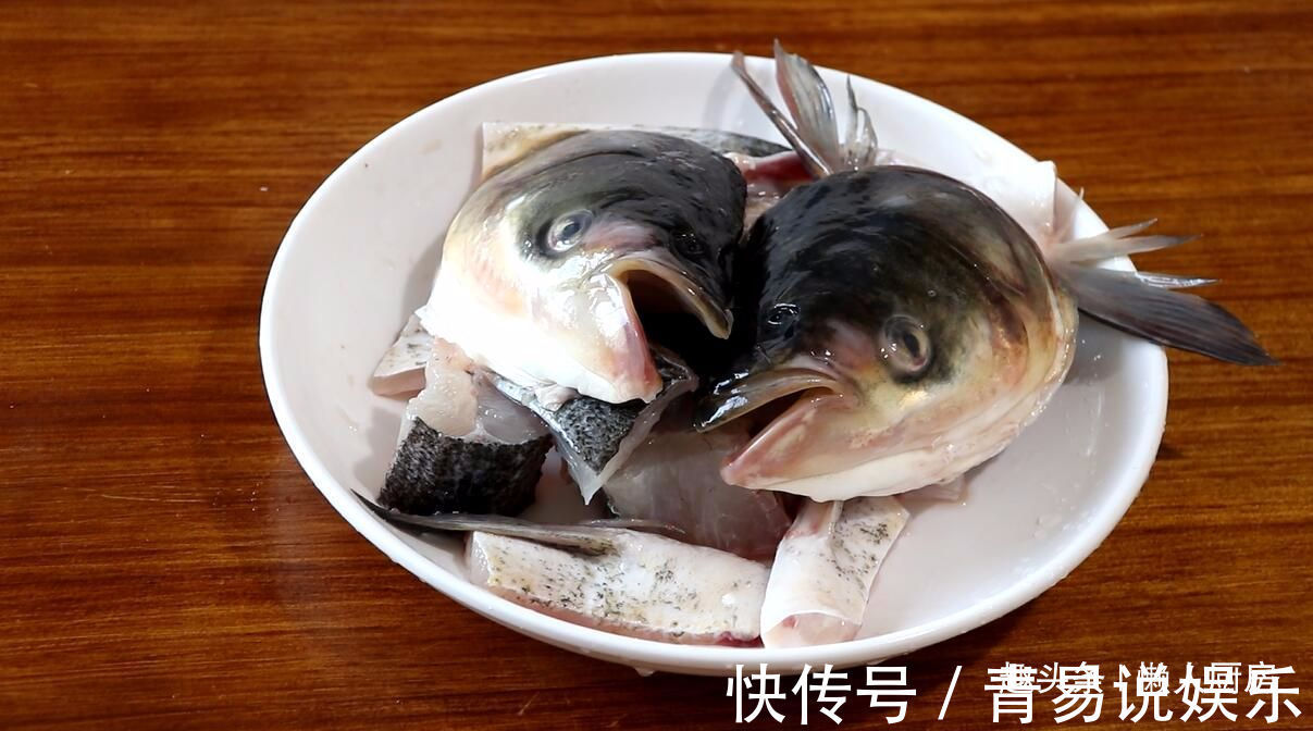 教你做砂锅焗鱼头,全过程不加水,鱼肉鲜嫩入味,做法简单易学