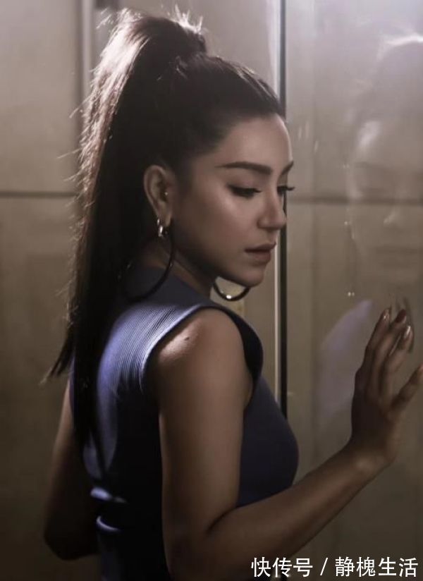 尴尬了李宇春担任好声音导师，同为快女冠军的她们却是参赛选手