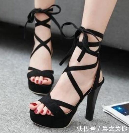 女人 细跟鞋打造出专属女人的优雅,让你越来越美!