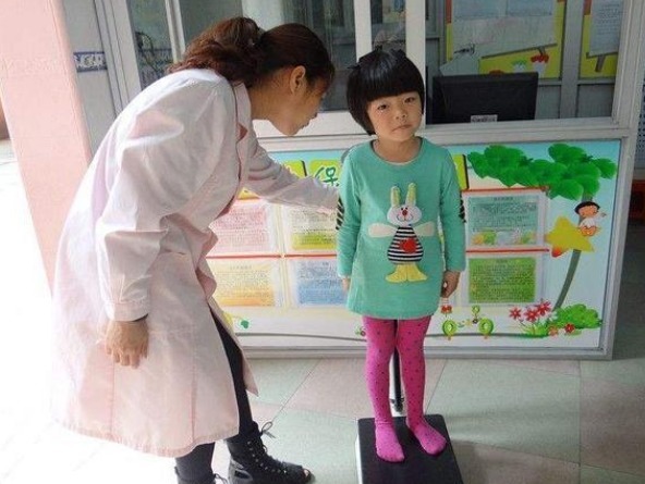 儿科医生|有五种情况的孩子,将来会变成矮个子,父母要及时发现并改正