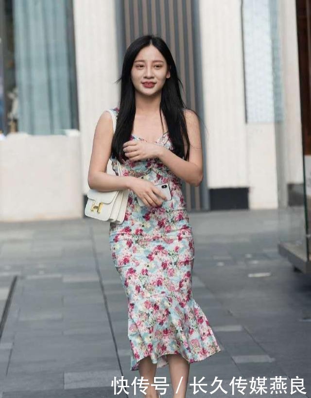 碎花裙,穿出淑女的美丽,更显身材气质