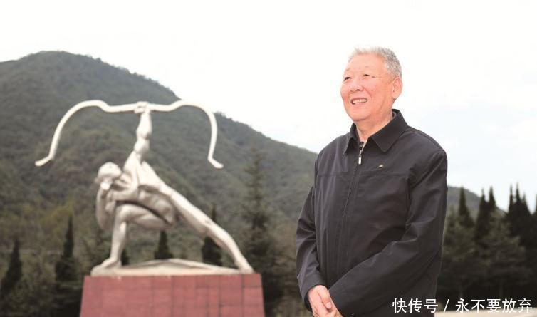 左撇子 “两弹一星”元勋孙家栋,1960年临危受命,后为中国航天奉献53年