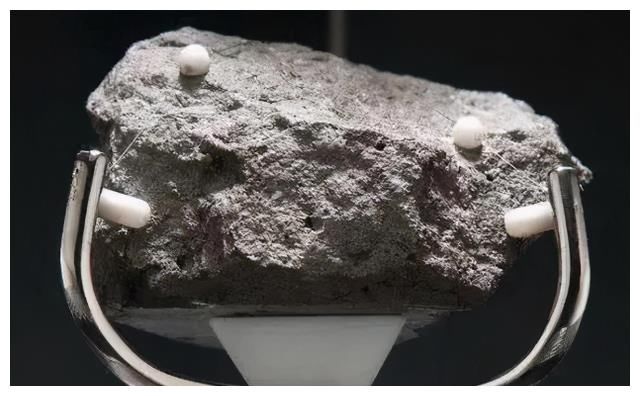 嫦娥五号公开秘密，月壤中发现玻璃，为什么美国从未说明