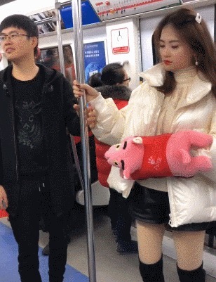 |搞笑GIF趣图: 套路不是这样子的啊,怎么让人截胡了呢