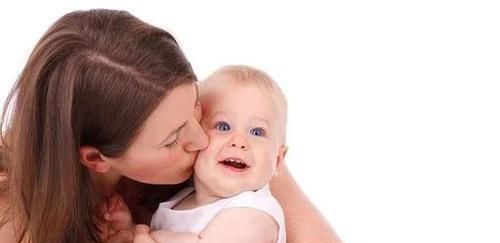 血脉|“最着急”宝宝火了，刚出娘胎就急着和妈妈握手，网友：小暖男