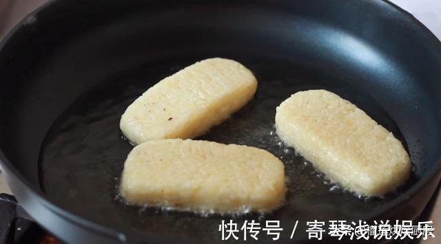 在家给孩子做出麦当劳同款芝士拉丝早餐薯饼，低盐低油更健康