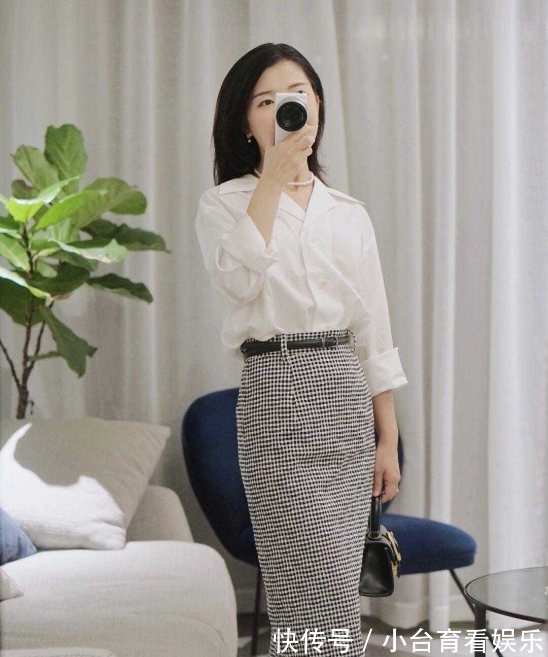 半身裙|三四十岁女人穿半身裙，记住“3个”搭配技巧，洋气显瘦又减龄