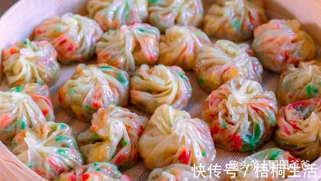 搅拌均匀|早餐别吃包子馒头了，1块钱饺子皮，5种巧用，美味解馋，孩子最爱