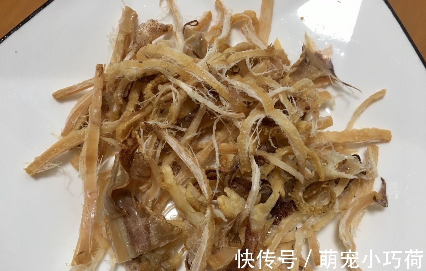 手撕鱿鱼丝|广东一家人吃饭，4菜1汤，只要100多，网友：那汤都100多了吧？