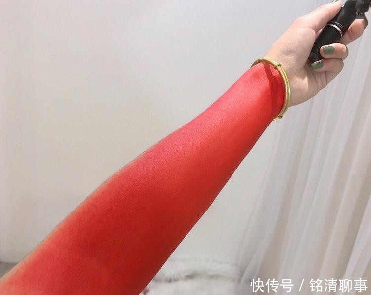 试色|有种炫富叫口红试色,手背、手臂都不算啥,直接换肤才叫厉害