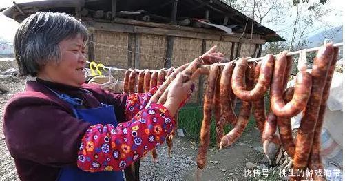 想吃灌香肠的要收藏,教你秘制做法,一次做10斤,香肠鲜香又入味