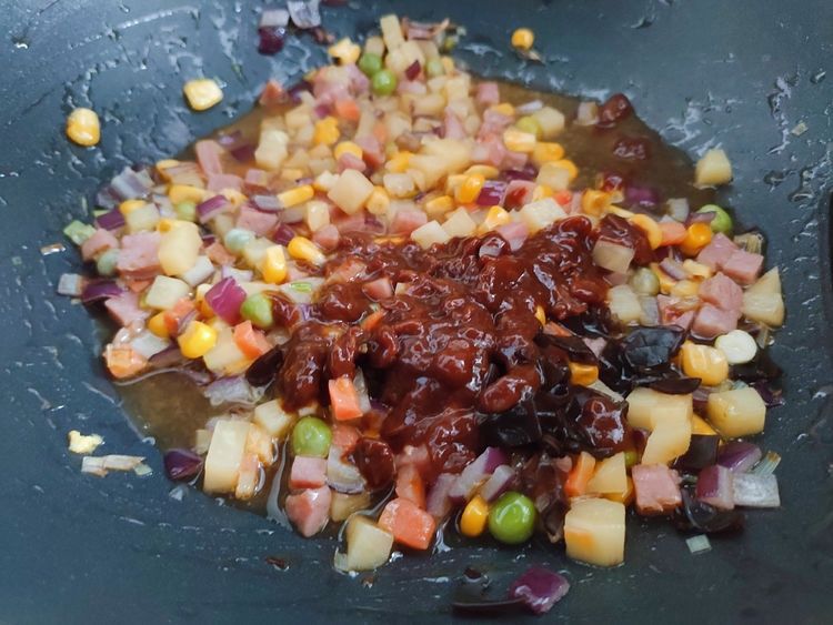 大人孩子都爱吃的拌酱面,简单又美味,几分钟就做好