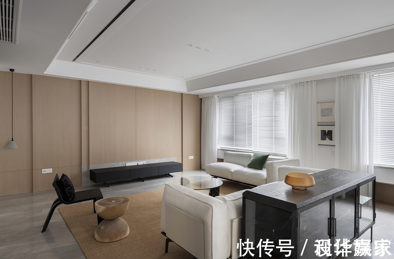 原木|243㎡自然跃层,耐看的原木+白色,还有自家花园,真让人羡慕