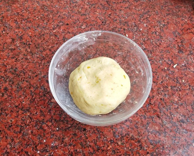 红薯别煮了，加入糯米粉，做成香甜软糯的红薯饼，味道真好