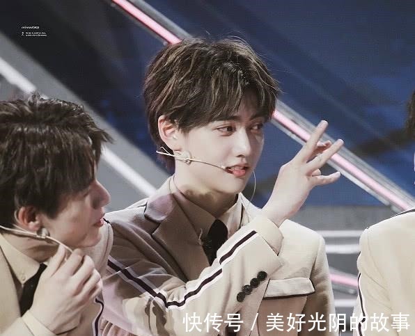 肖战大学时期到底有多帅焉栩嘉三番五次夸他，看了照片我懂了