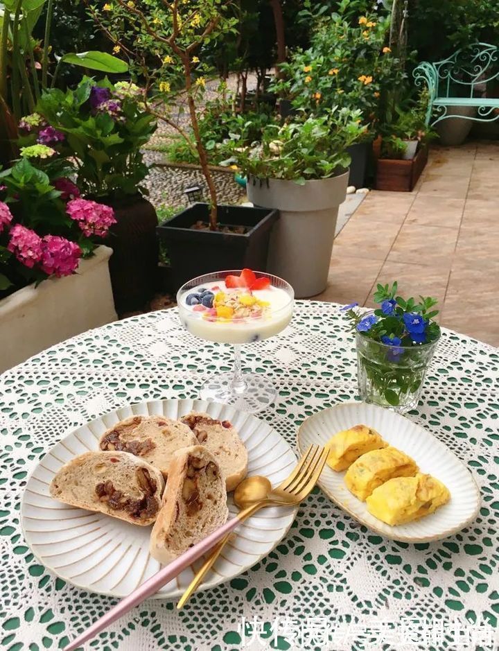 城市|在城市近郊买个40㎡的院子,闲暇时种种花草做做美食,惬意啊!