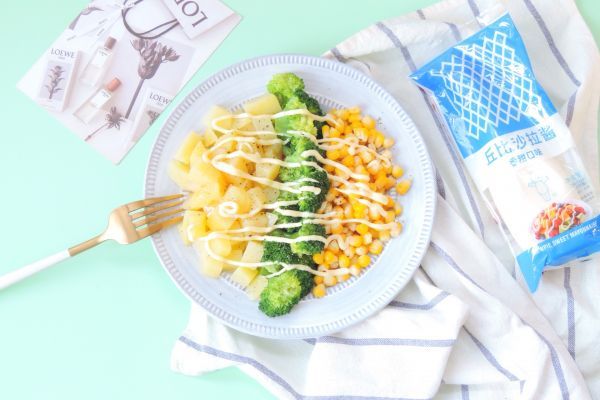 西兰花玉米土豆沙拉