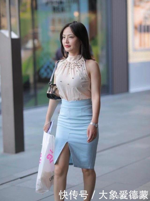 职业装|白色与海军蓝搭配的职业装,庄重大方,高级养眼