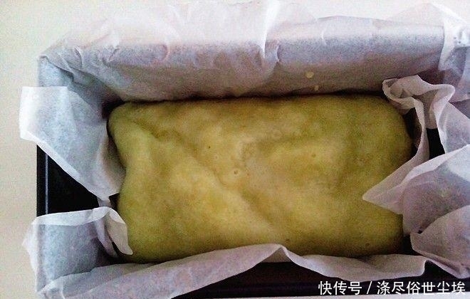 松软香甜的班兰椰香马来糕,做法详细步骤简单,配方毫无保留告您