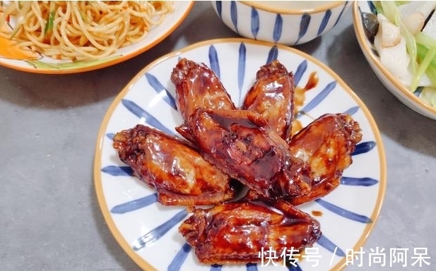 餐具|成都一家三口的晚餐，走红朋友圈，网友：餐具比菜养眼