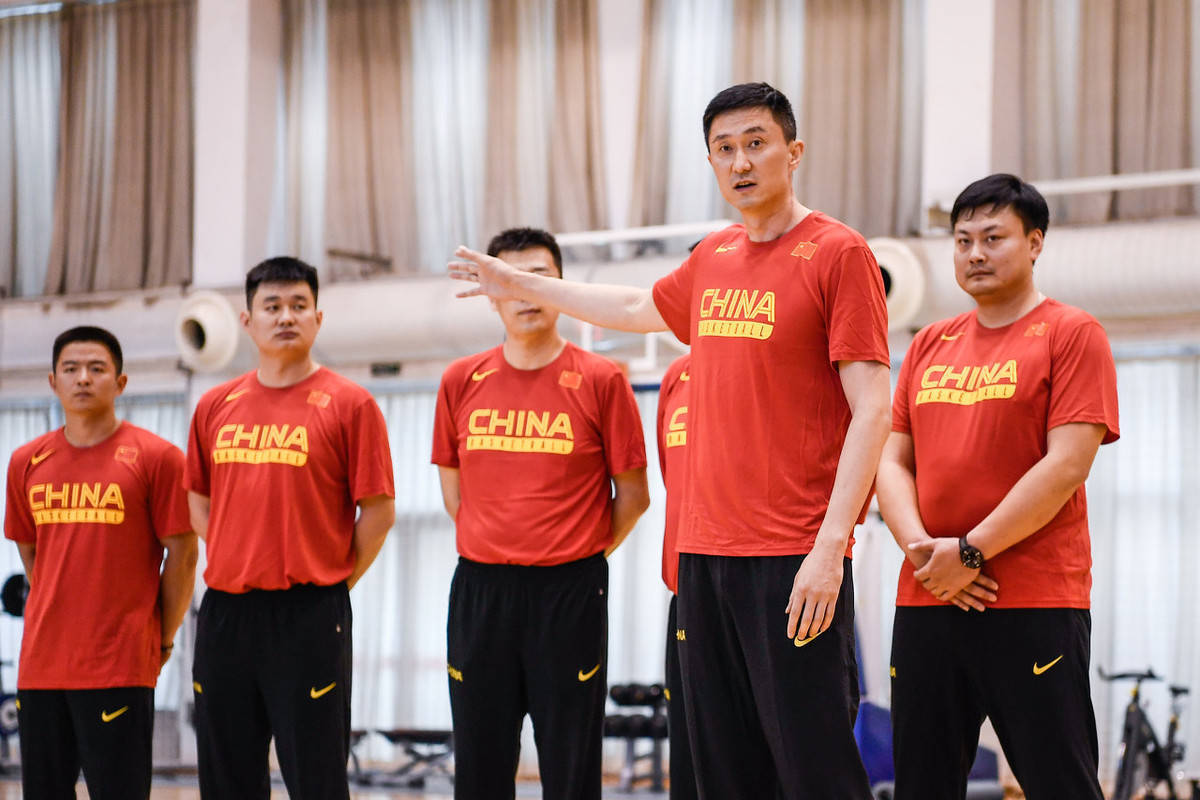 李楠|中国男篮将再次组建两支国家队,杜锋别步李楠19年世界杯输球后尘