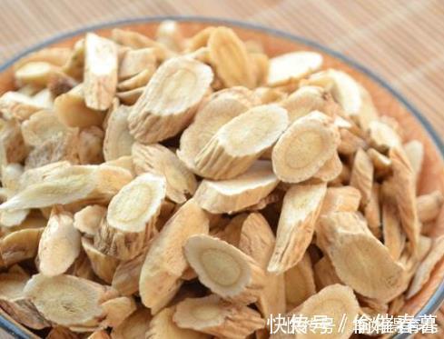 提高免疫力|养生只能泡“枸杞”?不!三种食材泡水喝两次,能使你更加健康!