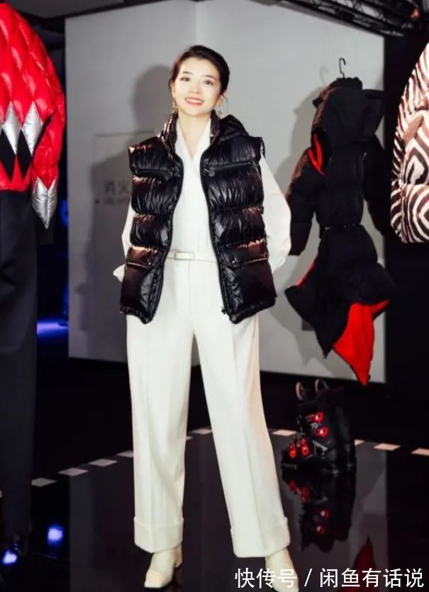 小白裤|三木母女带火了“白裤子”,时髦又上档次,搭配羽绒服大衣都好看