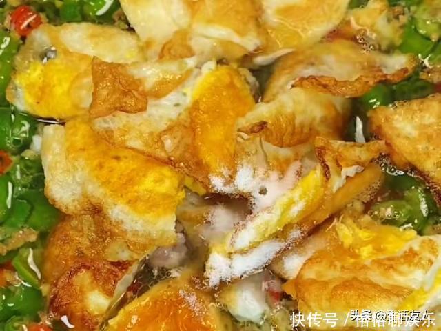 切成|现在才知道,鸡蛋还可以这么做,做法很简单,一上桌都抢着吃