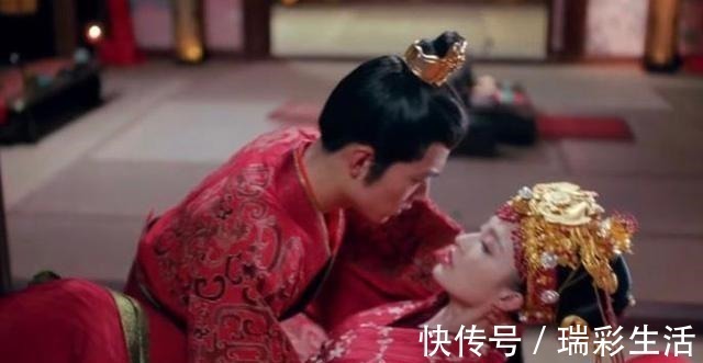 狼殿下疾冲摘星大婚肖战耳朵通红,网友留言冲哥你怎么可以这样