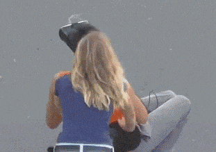 段子|搞笑GIF段子:这伴娘也太多了,这么大的车一车竟然坐不下!