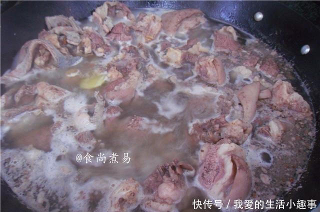 每年冬天一到,此菜最抢手,当季食材营养足,荤素搭配味道香