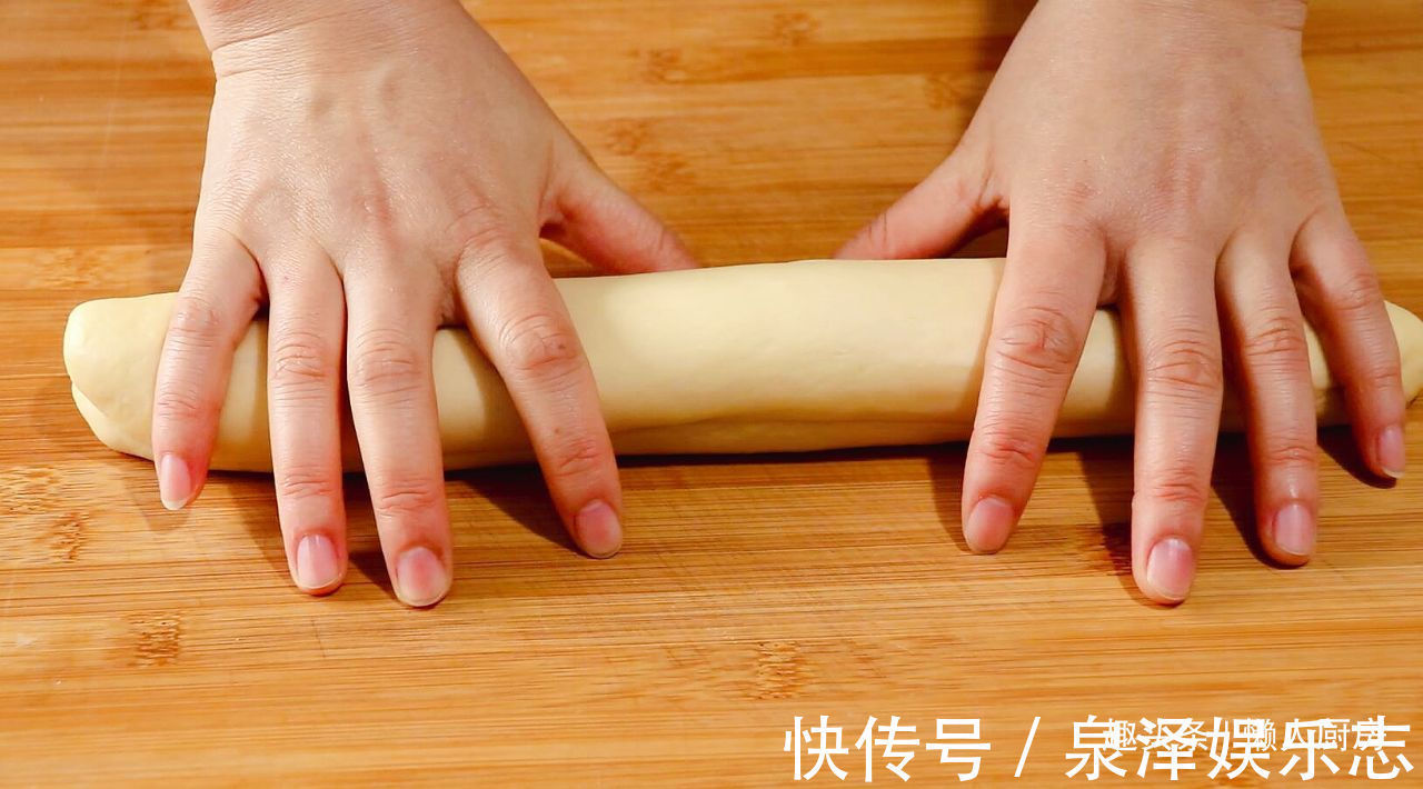 过年吃的茶食不用买,自己在家做,半斤面粉能做好多,又香又脆