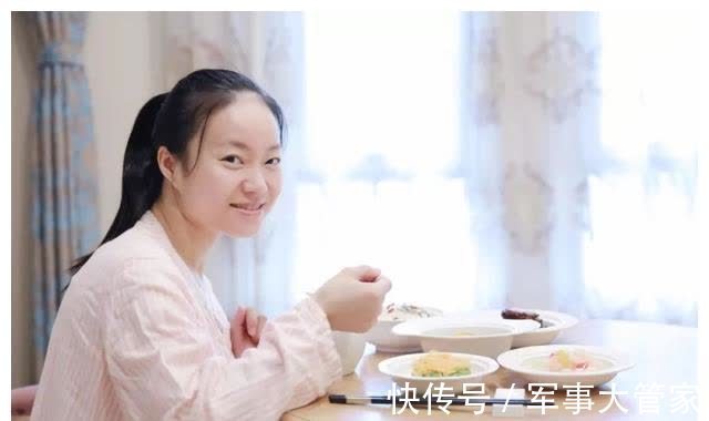 剖腹产|为啥宝宝才出生就要进行母乳喂养?关于开奶,这些方面要提前了解