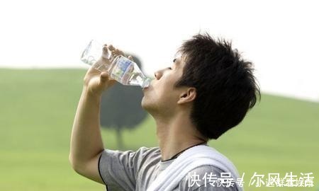 肾功能|尿毒症早期向你发出的警告, 你一定想不到!