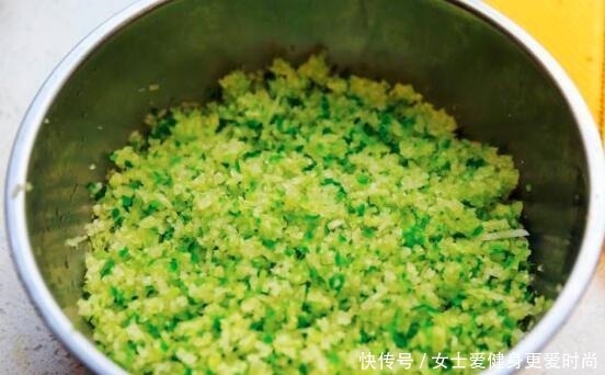 饺子馅|萝卜做饺子馅要不要焯水很多人弄错了,难怪包出来味道重不鲜甜